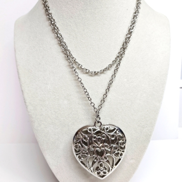 VINTAGE Large Puffy Filigree Silver Tone Heart Pendant Necklace - Picture 1 of 8